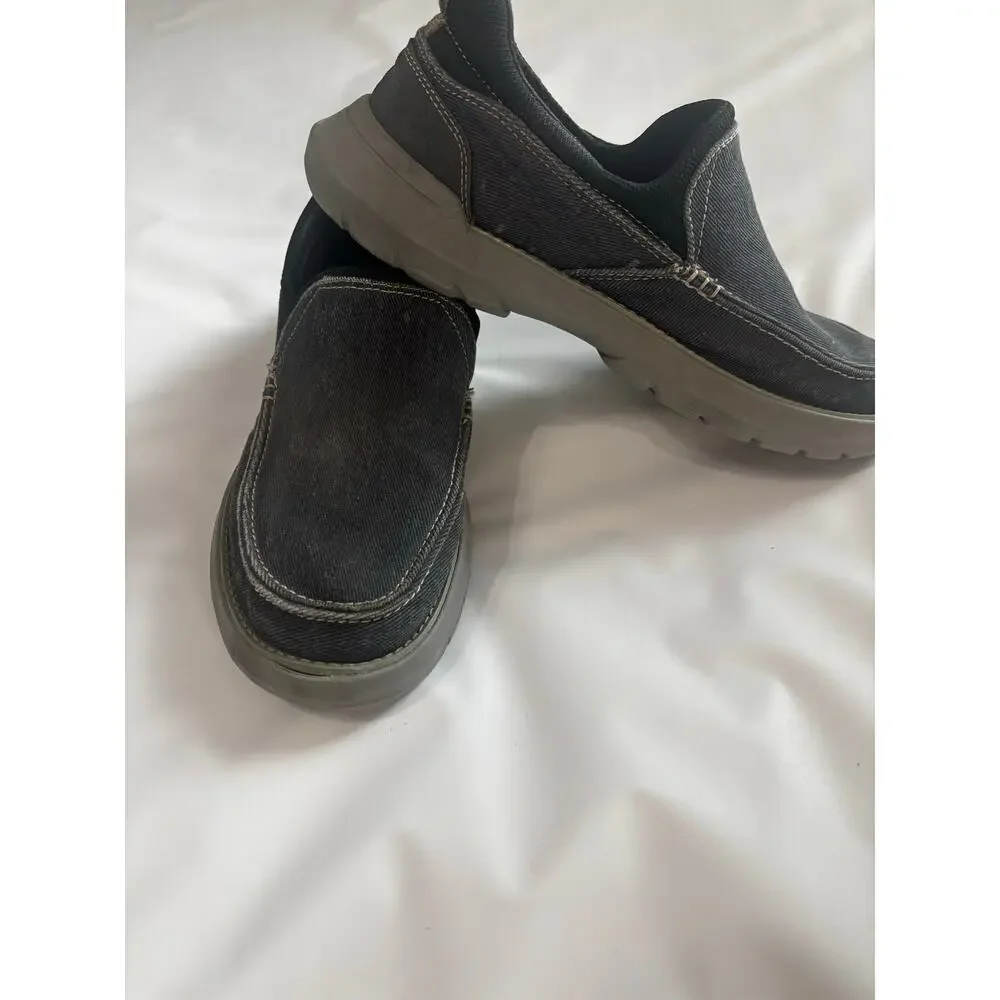 GUC Sketchers gray canvas slip on casual loafer shoe, woth memory foam, size 11